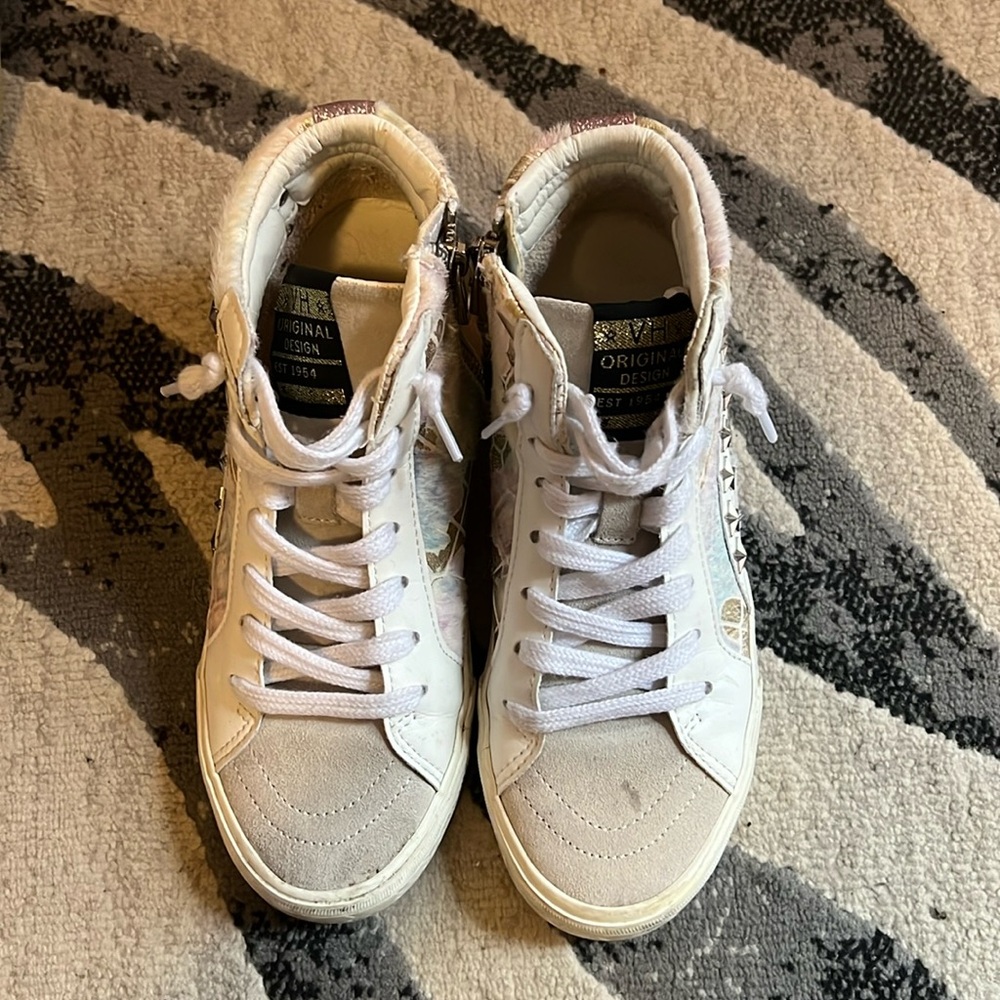 Women’s high tops